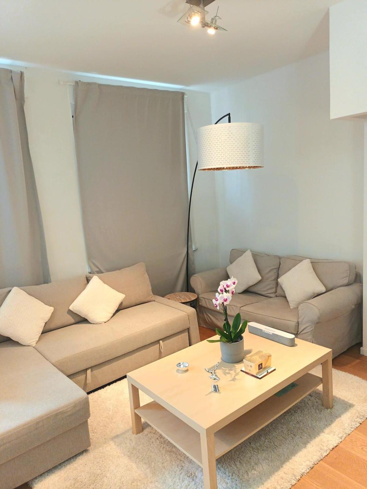Beautiful 2 Bedroom In Place Flagey Bxl * Brussel